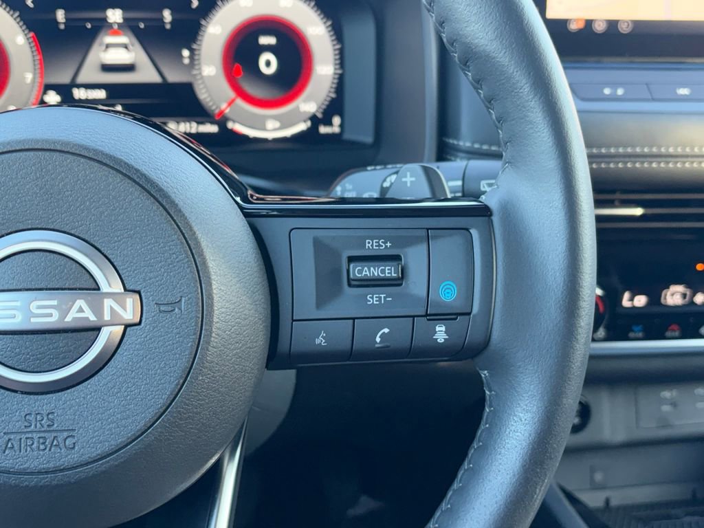 Used 2024 Nissan Rogue SL w/ SL Premium Package image 13