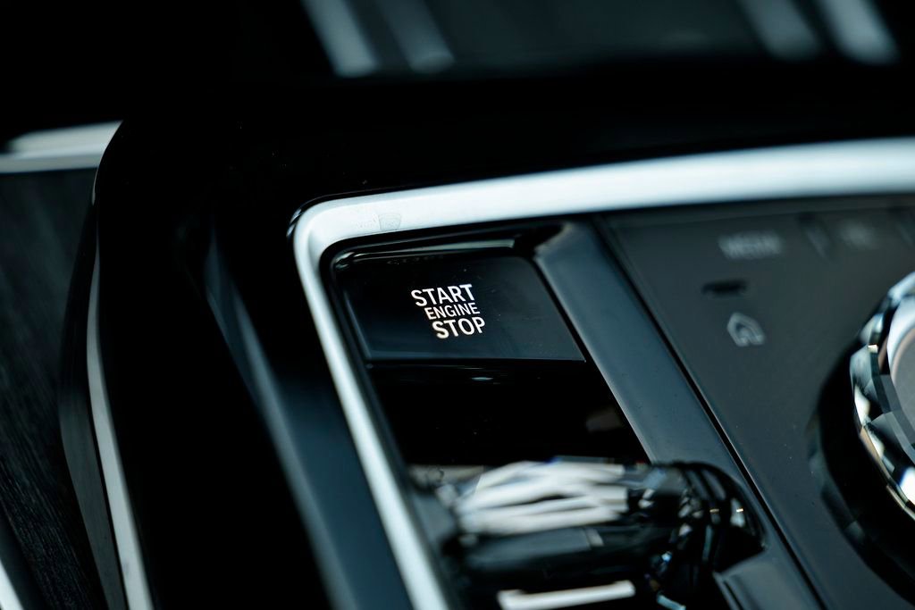 New 2026 BMW 740i w/ Executive Package image 42