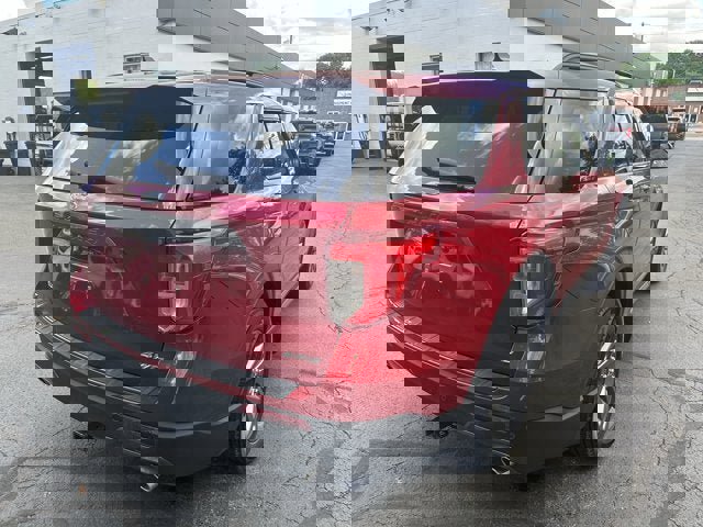 Used 2022 Ford Explorer XLT w/ Equipment Group 202A image 5