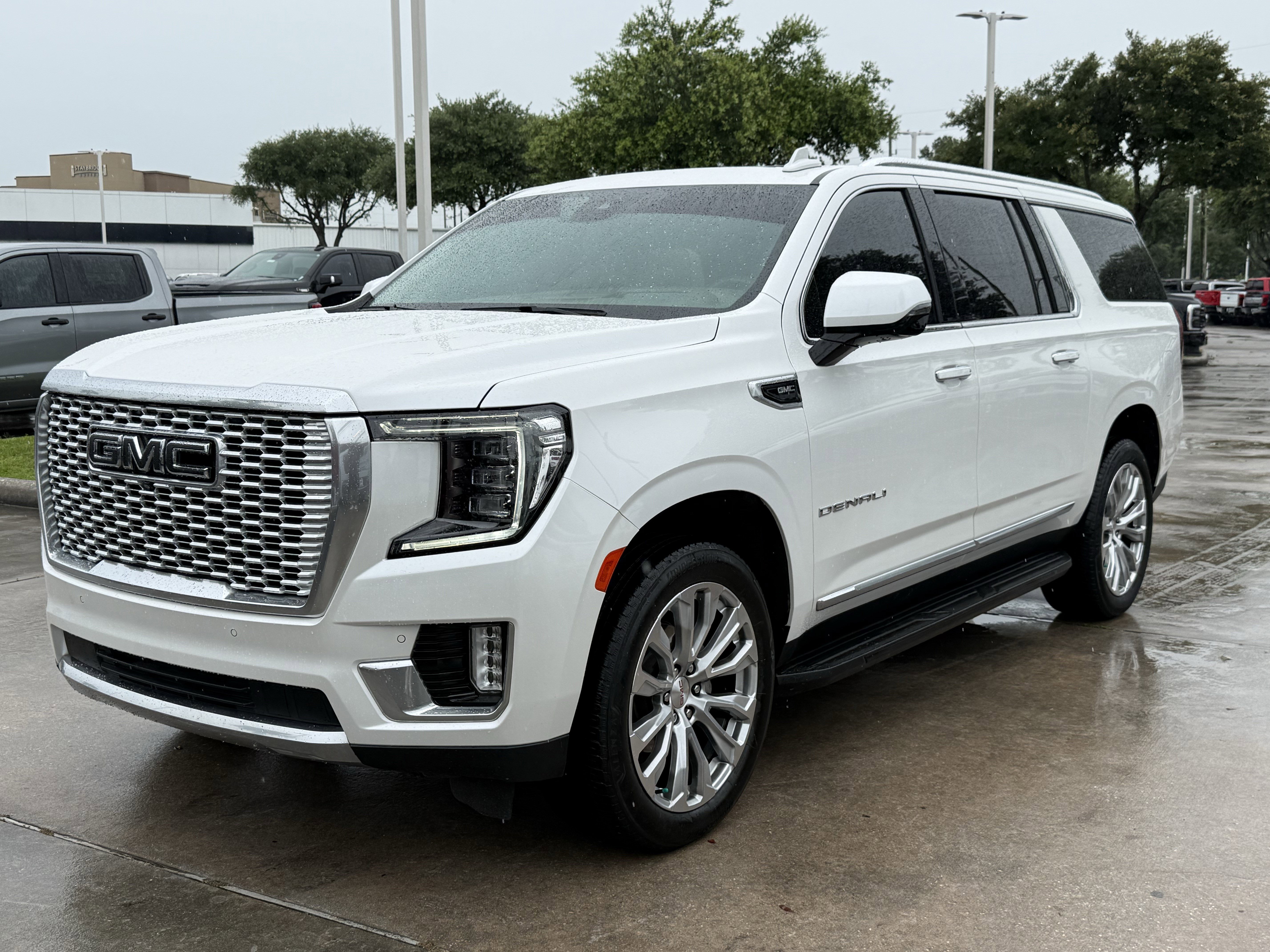 Used 2024 GMC Yukon XL Denali w/ Max Trailering Package AWD/4WD image 9