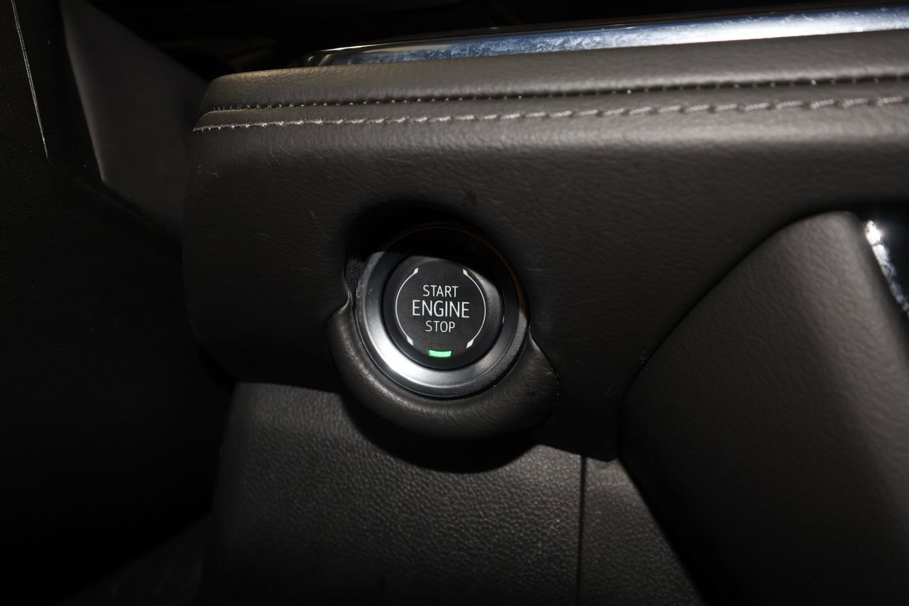 Used 2025 Chevrolet Suburban Z71 AWD/4WD image 16