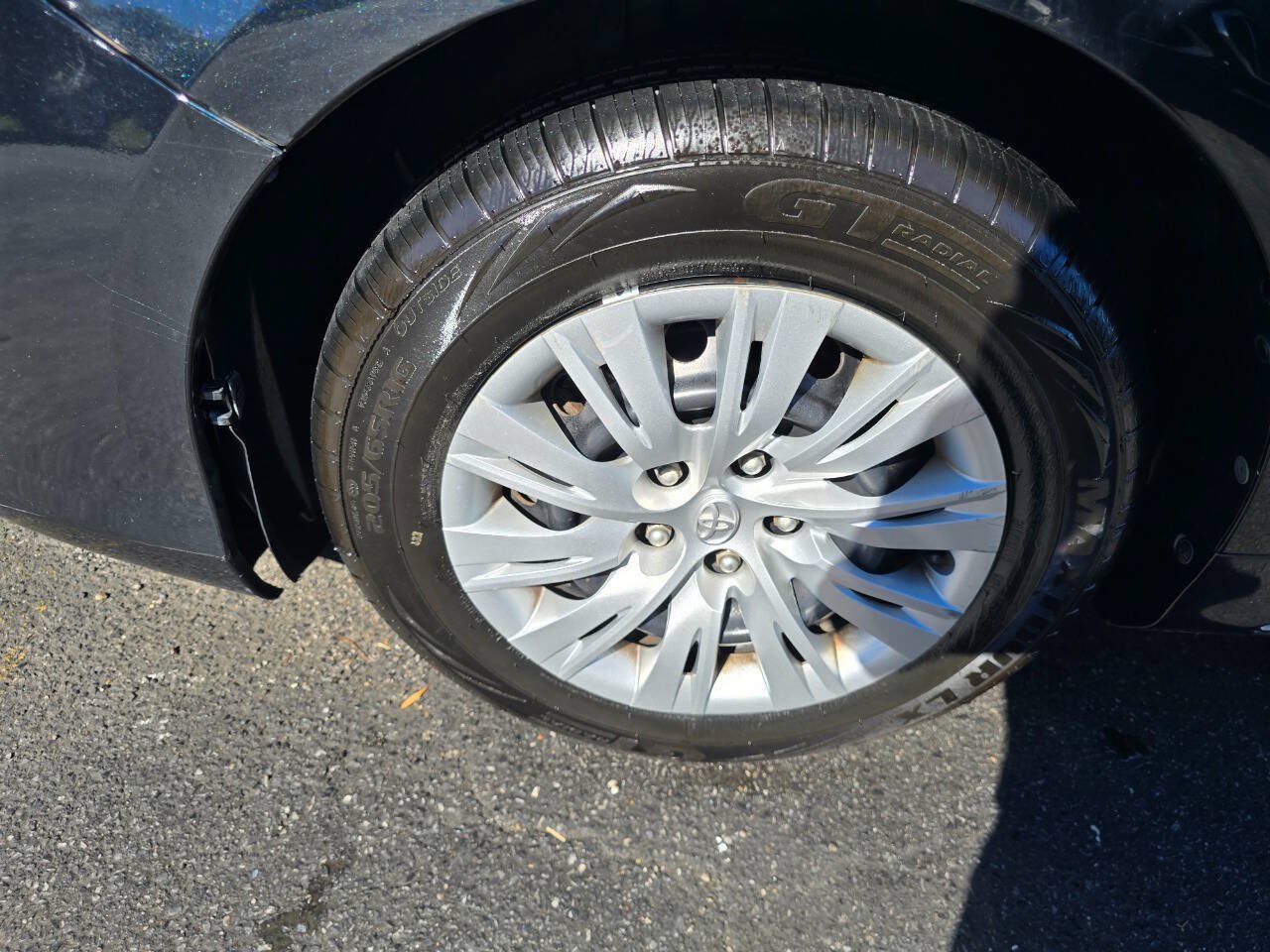 Used 2013 Toyota Camry LE FWD image 10