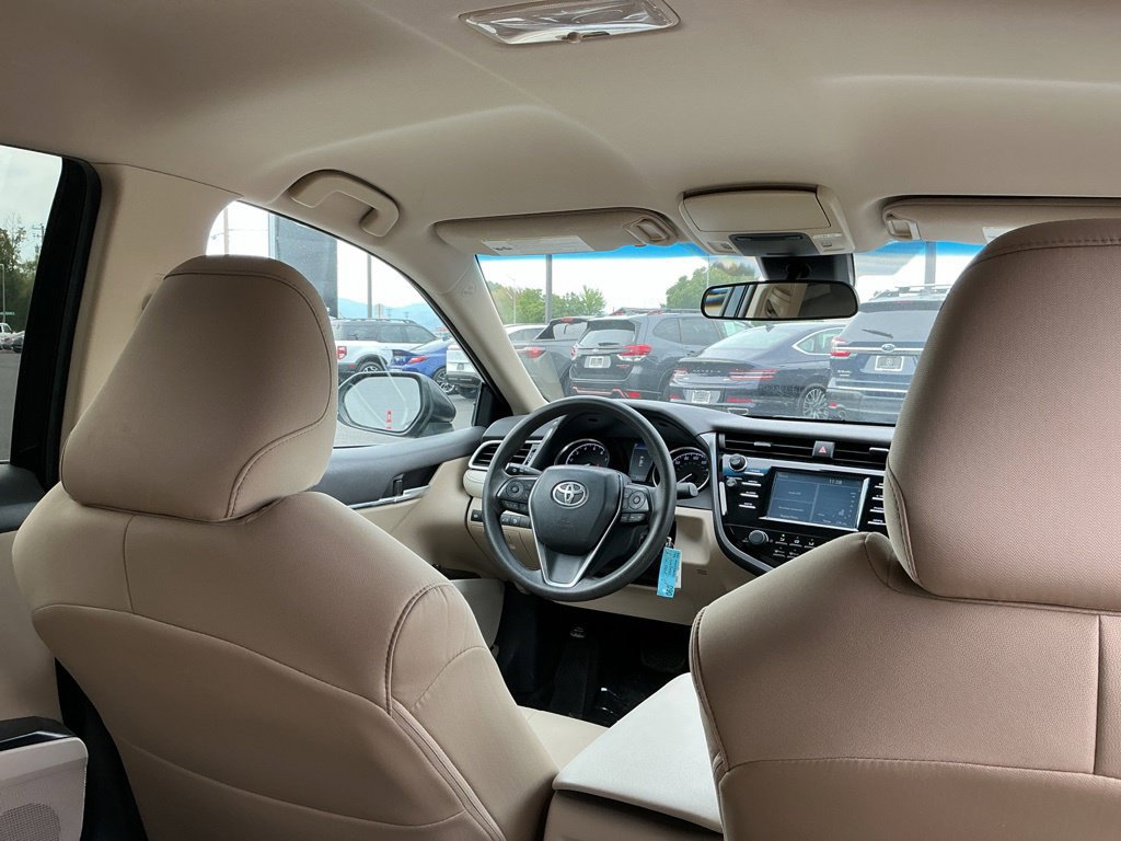 Used 2018 Toyota Camry LE FWD image 23