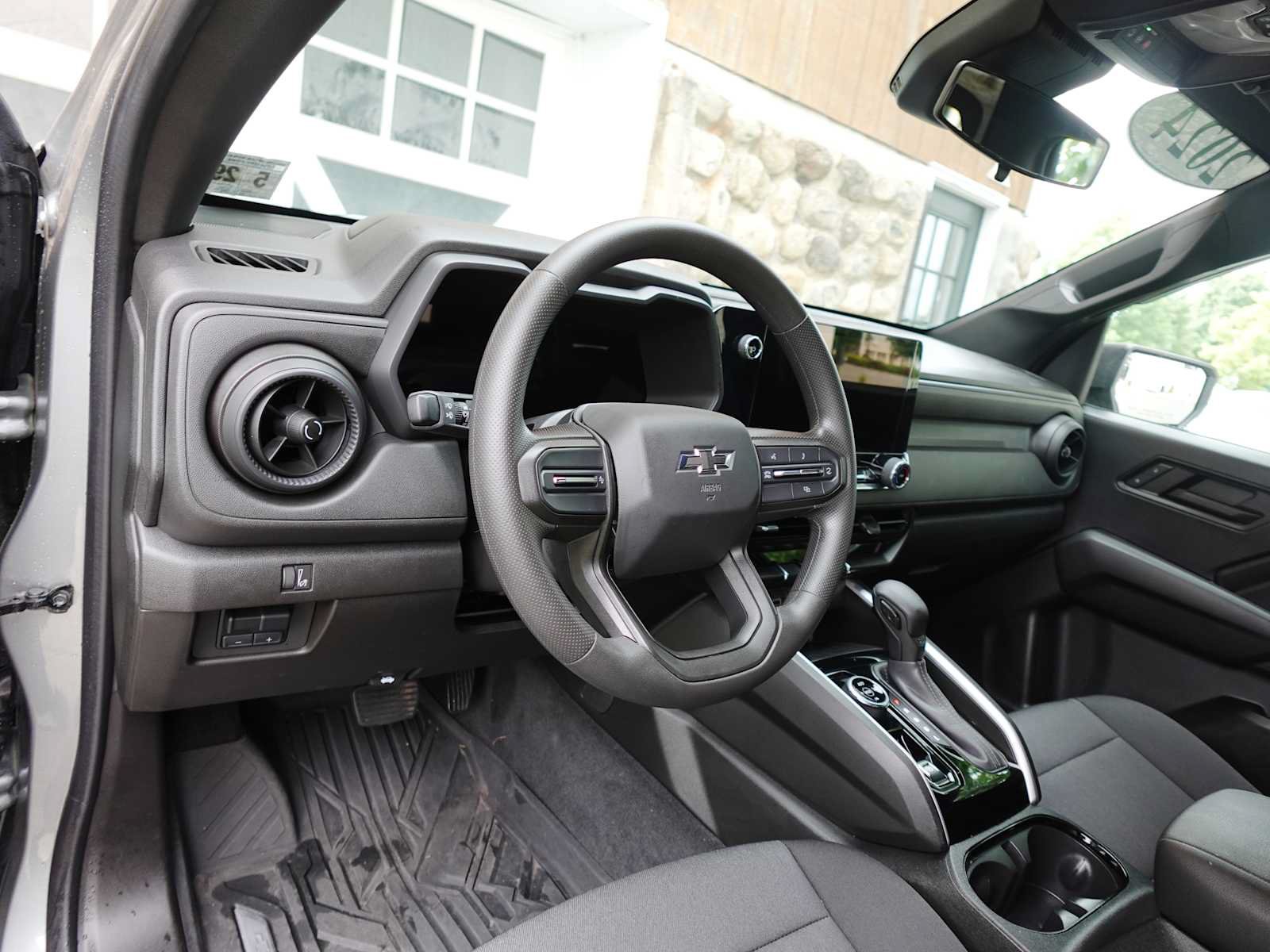 Used 2024 Chevrolet Colorado Trail Boss w/ Advanced Trailering Package AWD/4WD image 15