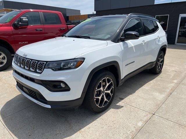 Certified 2025 Jeep Compass Limited AWD/4WD image 3