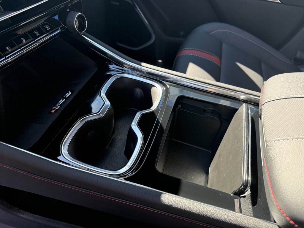 New 2026 Chevrolet Traverse RS w/ LPO, Floor Liner Package image 35