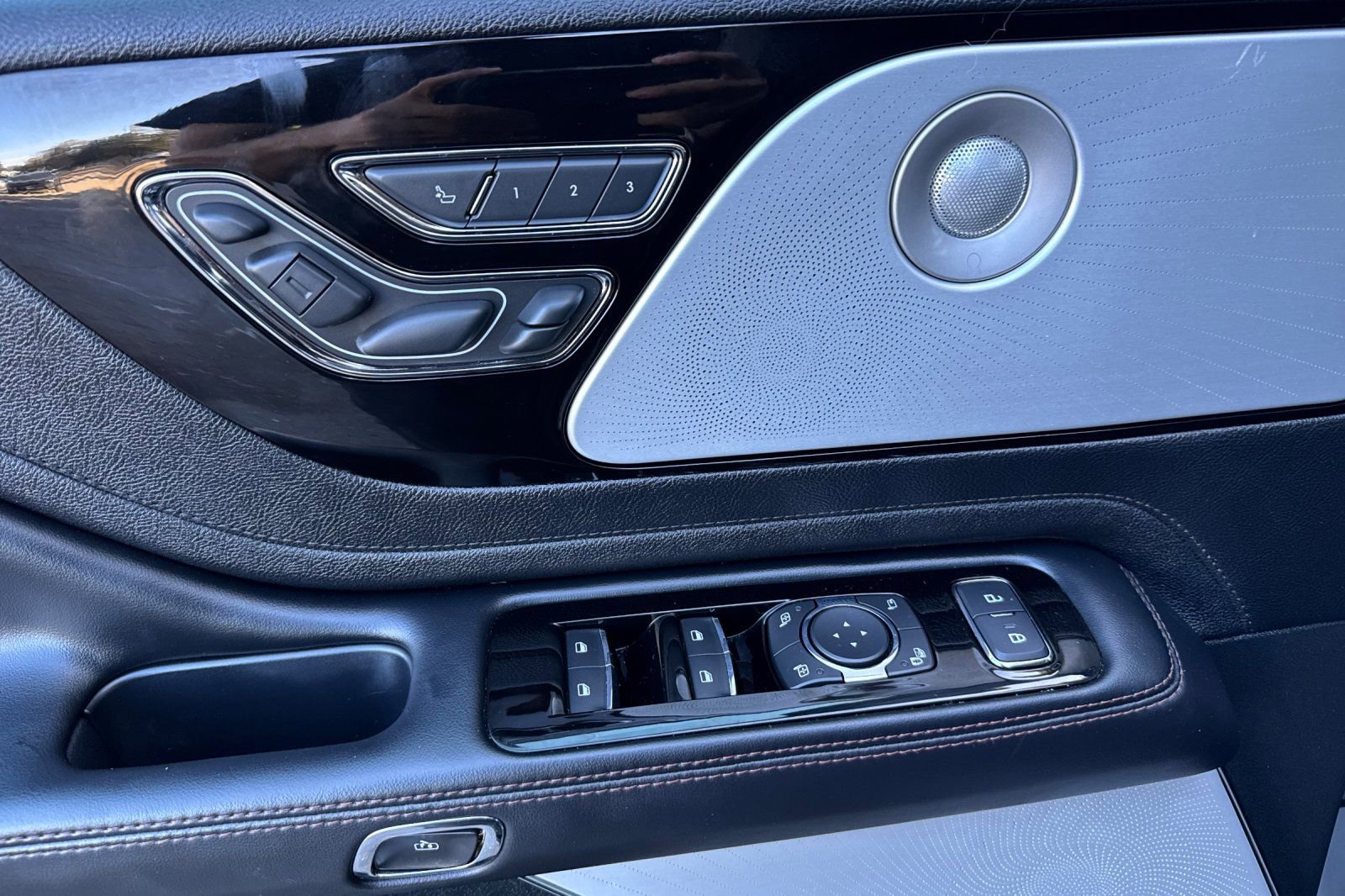 Certified 2021 Lincoln Aviator Grand Touring w/ Equipment Group 302A image 11