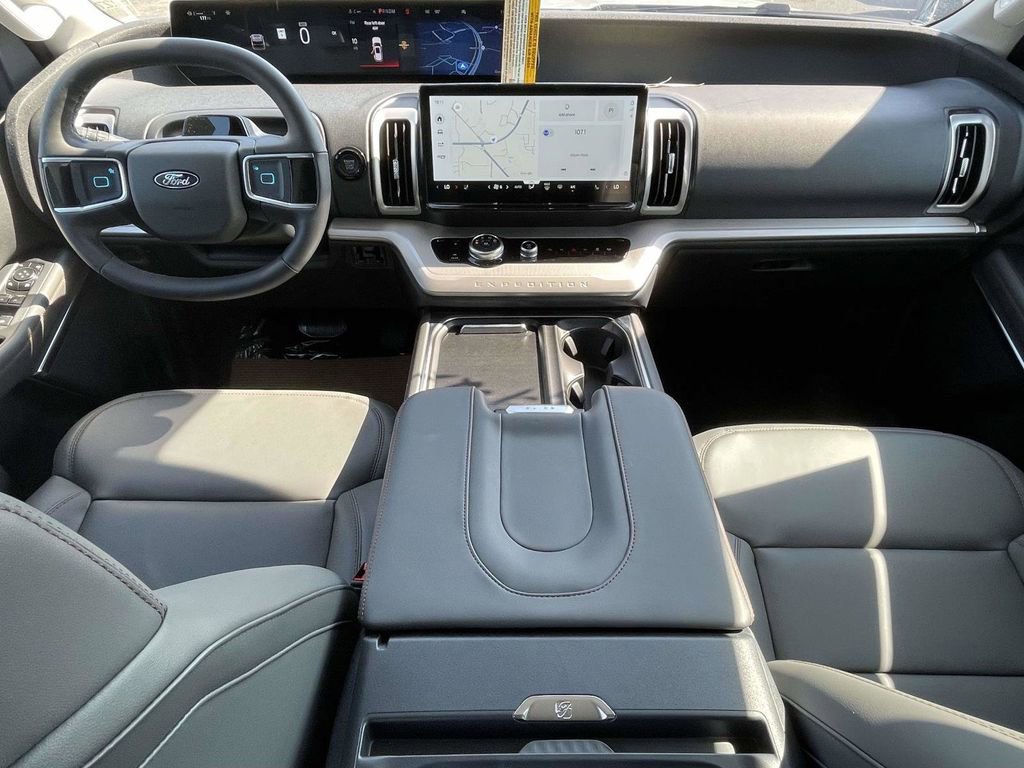 New 2025 Ford Expedition Max Active image 10
