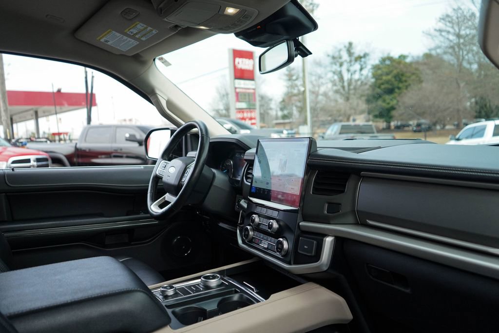 Used 2024 Ford Expedition Max XLT image 34