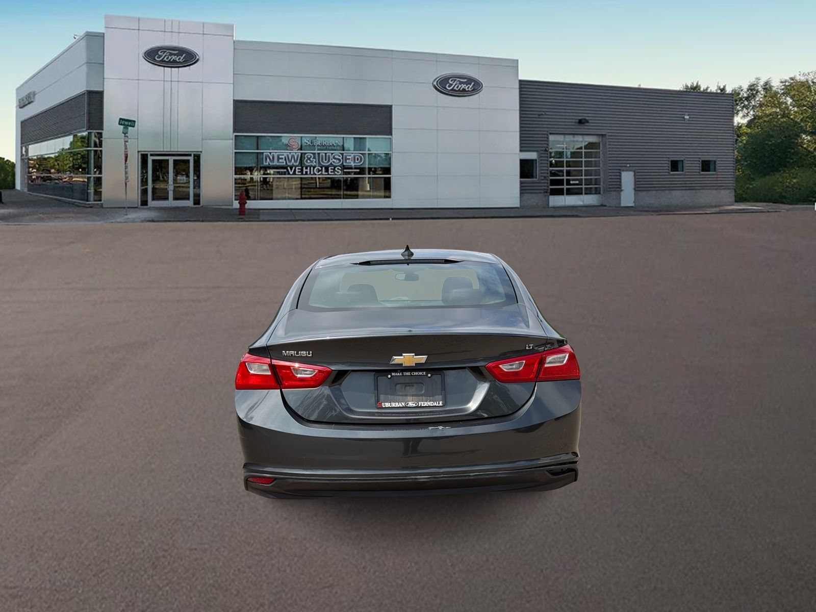 Used 2017 Chevrolet Malibu LT w/ Leather Package FWD image 8