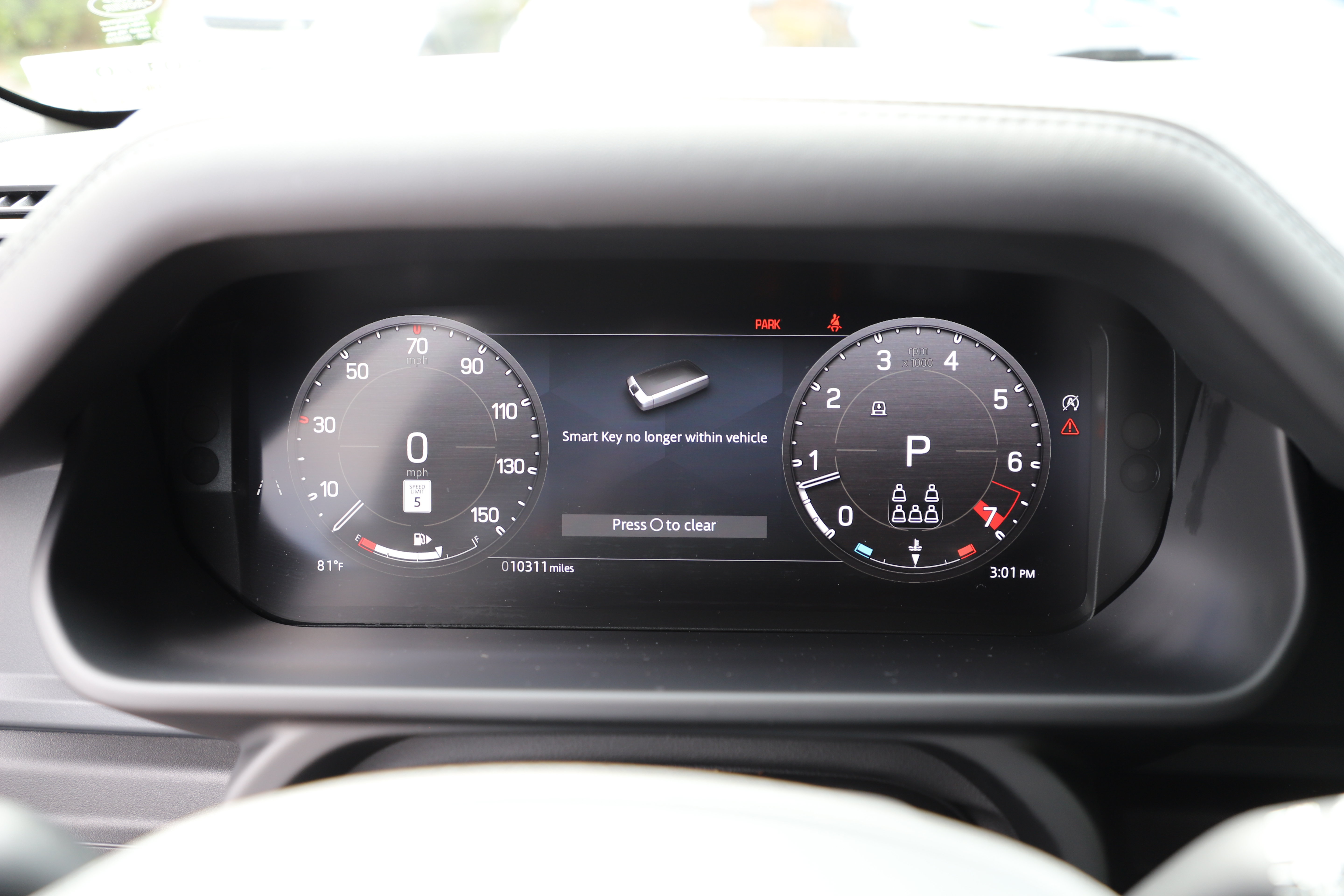 Certified 2025 Land Rover Defender 130 X-Dynamic SE AWD/4WD image 21