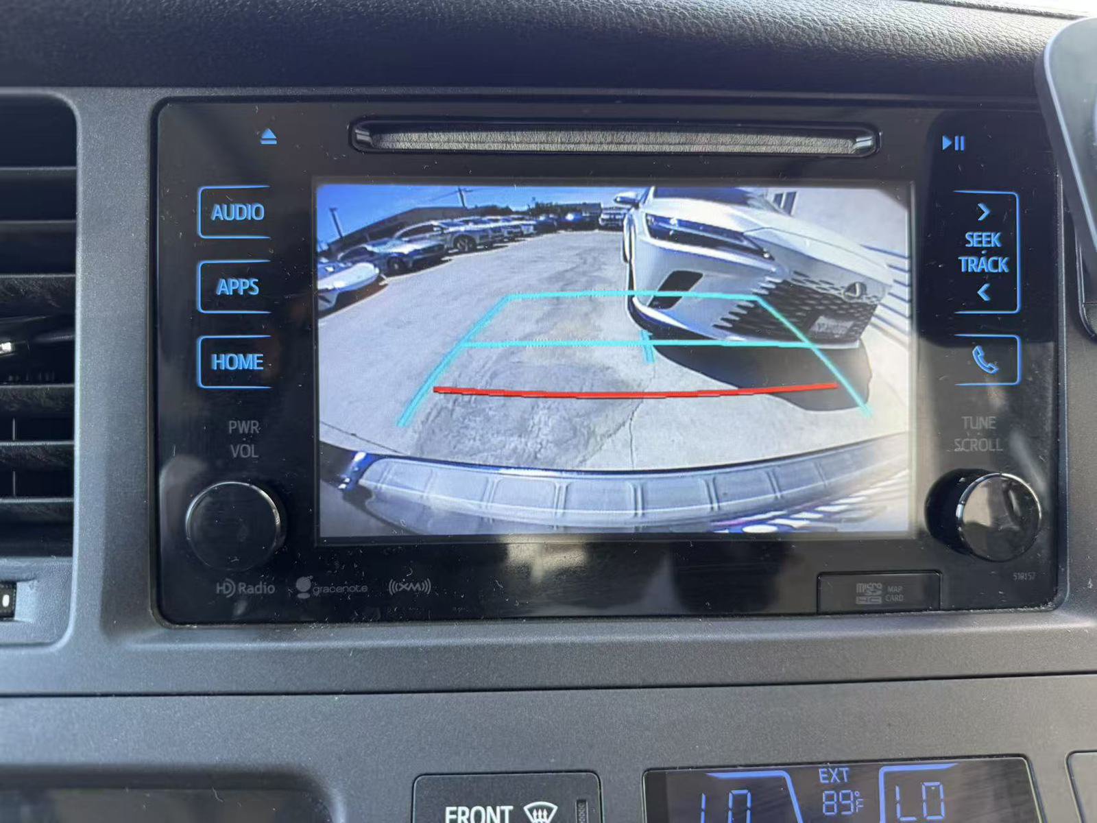 Used 2016 Toyota Sienna XLE w/ XLE Navigation Package FWD image 14