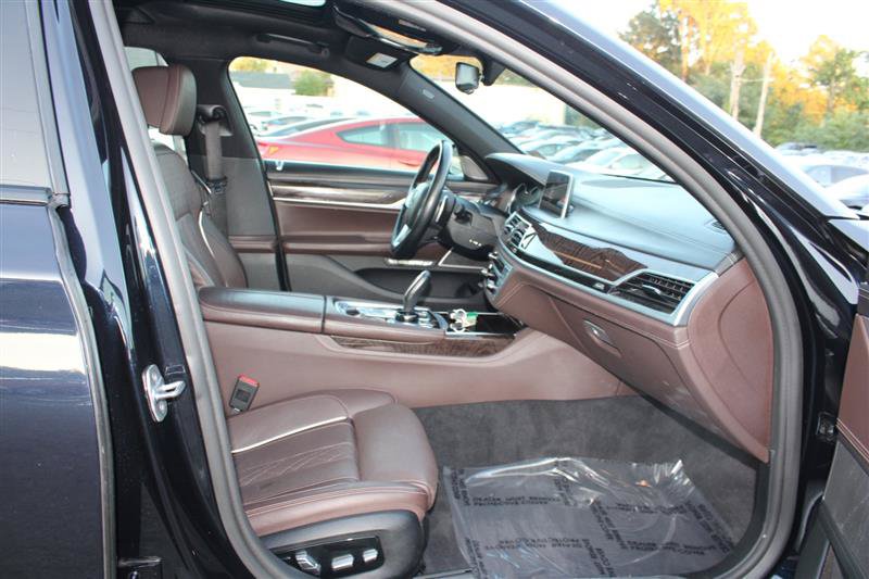 Used 2018 BMW 750i xDrive AWD/4WD image 14