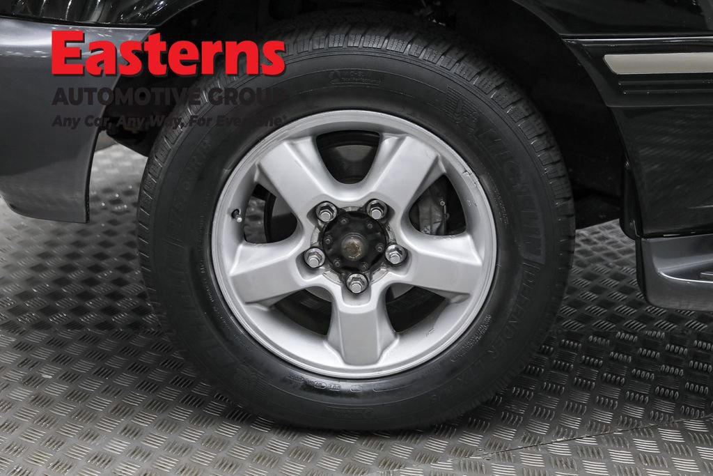 Used 2005 Toyota Land Cruiser image 35