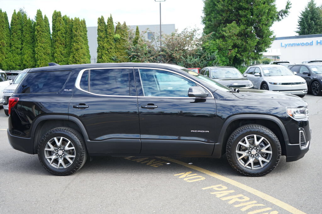 Used 2021 GMC Acadia SLE FWD image 4