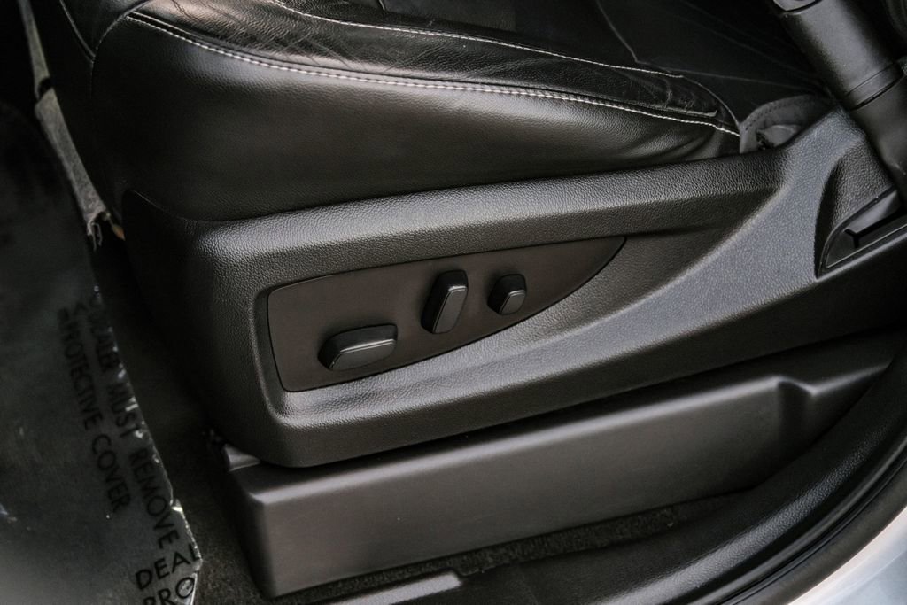 Used 2018 Chevrolet Suburban LT image 34