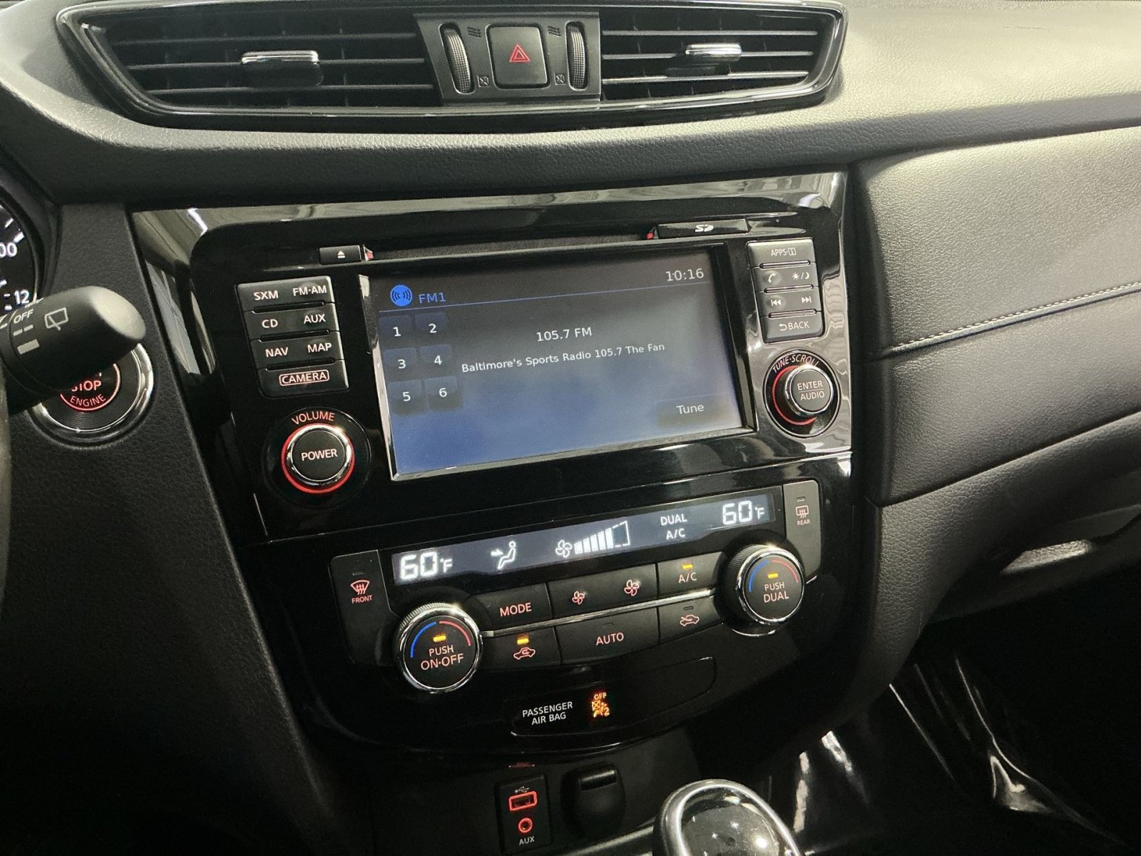Used 2017 Nissan Rogue SV w/ SV Premium Package FWD image 19