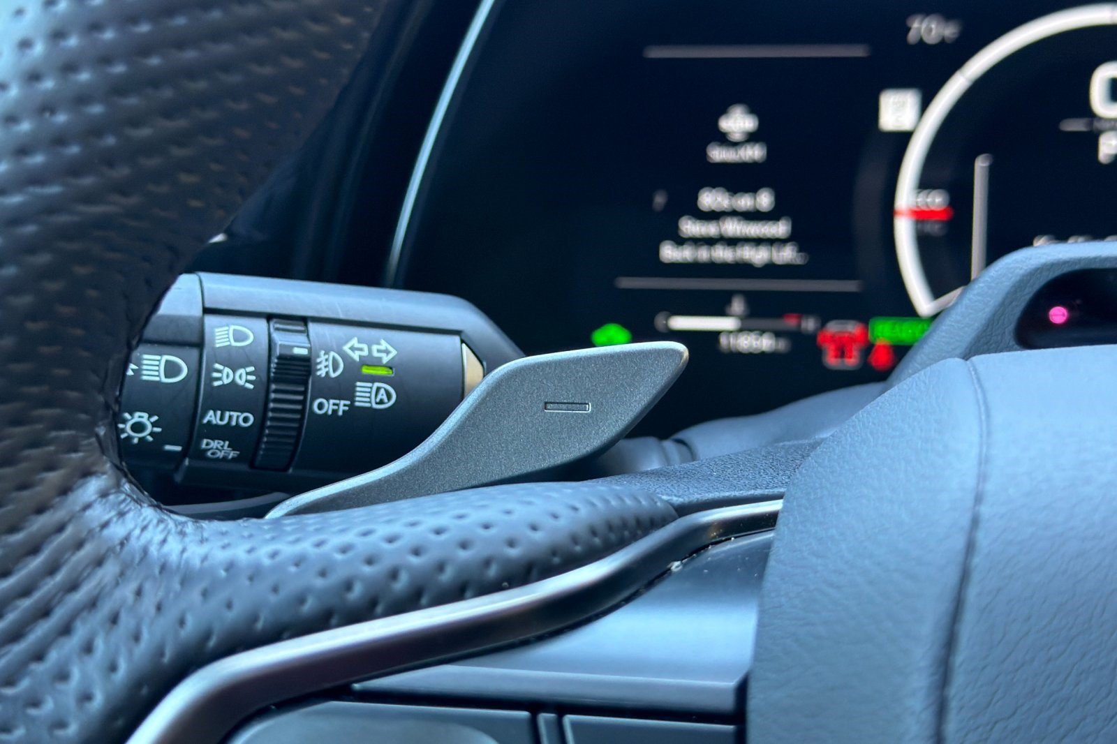 Certified 2025 Lexus TX 500h AWD w/ Technology Package image 32