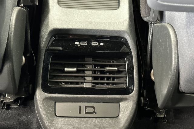 Used 2022 Volkswagen ID.4 Pro AWD/4WD image 16