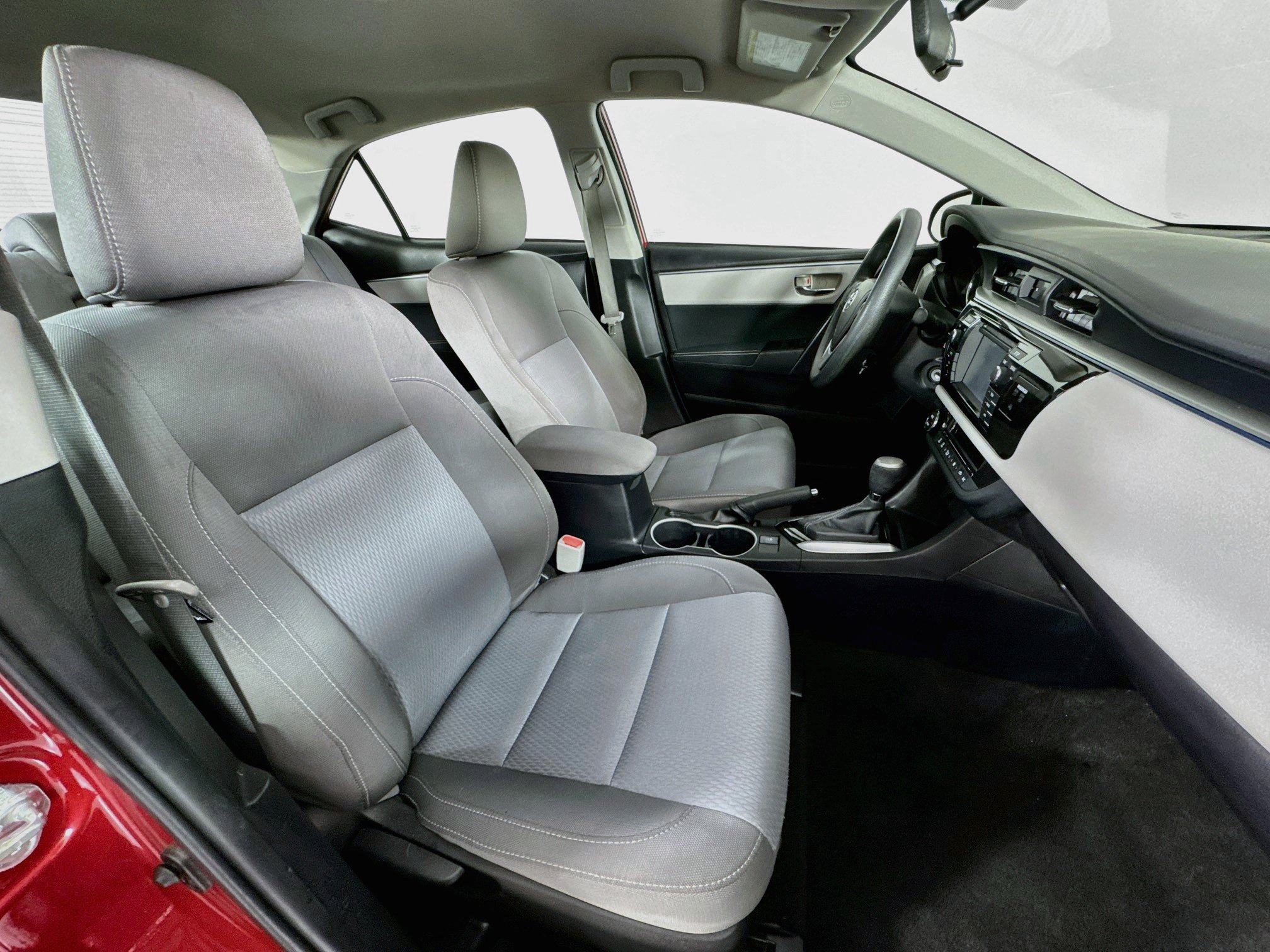 Used 2016 Toyota Corolla LE FWD image 25