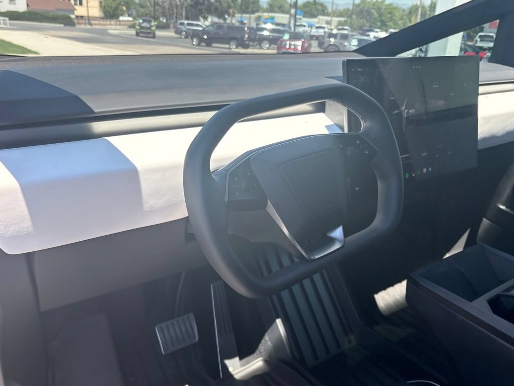 Used 2024 Tesla Cybertruck AWD Crew Cab image 9