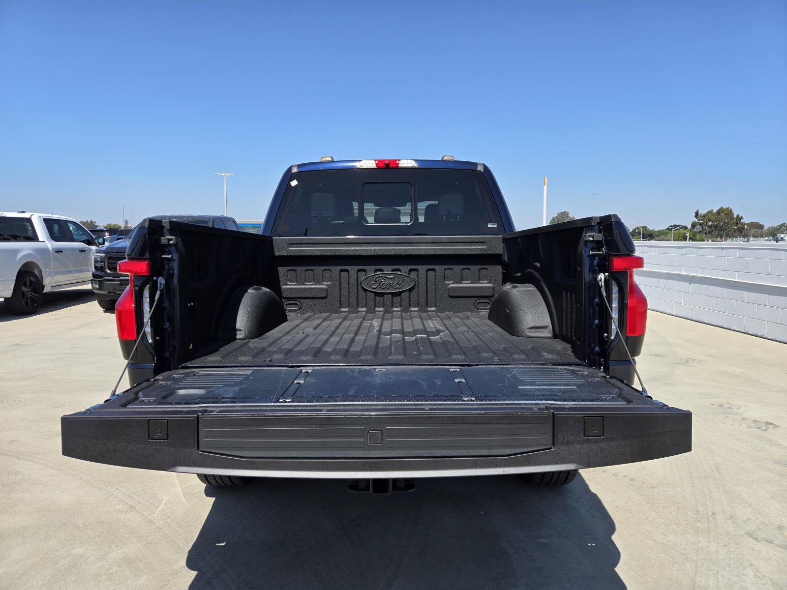 Used 2022 Ford F150 Lightning Lariat AWD/4WD image 28