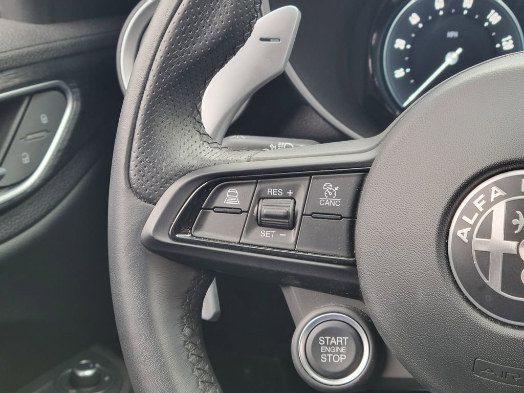 Used 2024 Alfa Romeo Giulia Sprint image 5