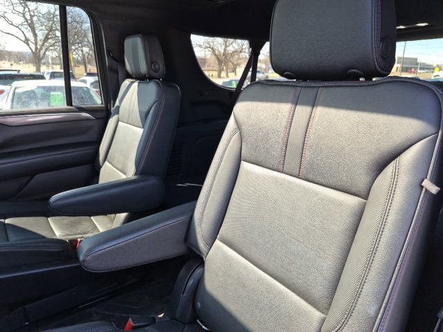 Used 2021 Chevrolet Suburban RST w/ Luxury Package image 11