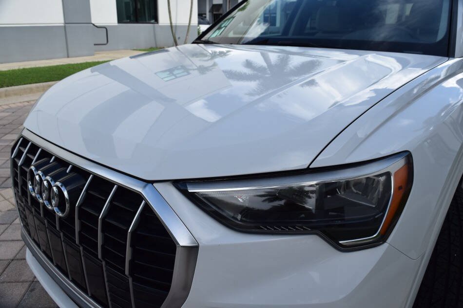 Used 2020 Audi Q3 2.0T Premium w/ Convenience Package AWD/4WD image 11