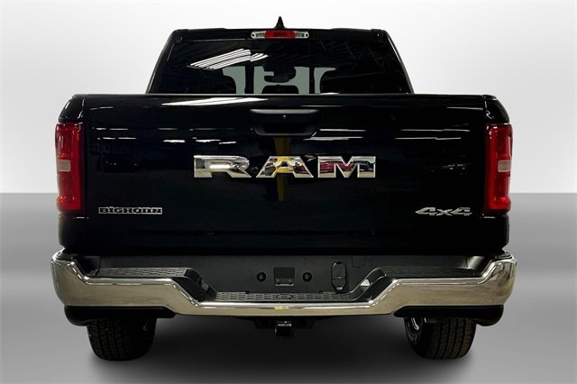 New 2025 RAM 1500 4x4 Crew Cab image 4