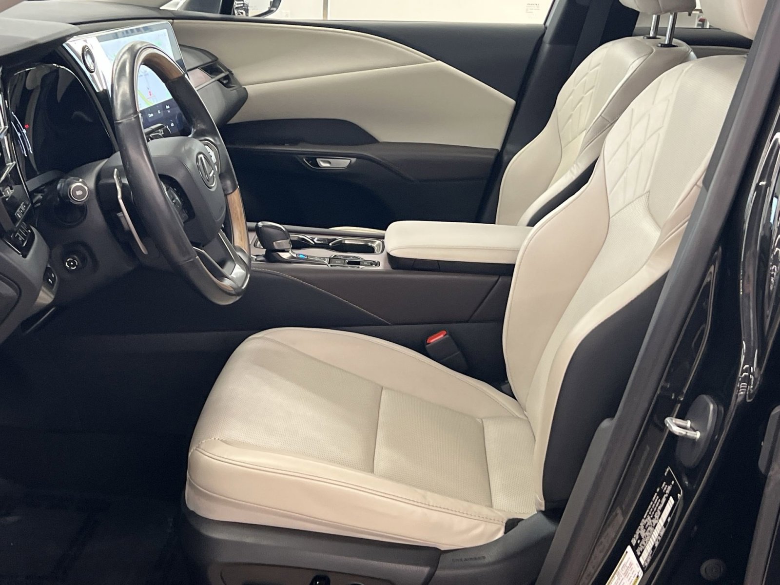 Used 2024 Lexus RX 350 Premium image 13