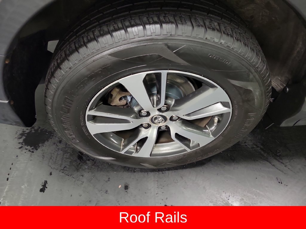 Used 2018 Toyota RAV4 XLE AWD/4WD image 11