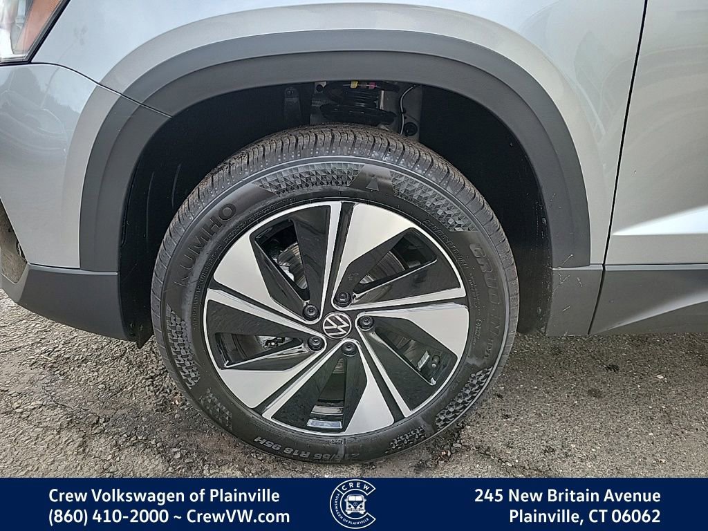 New 2026 Volkswagen Taos SE image 17