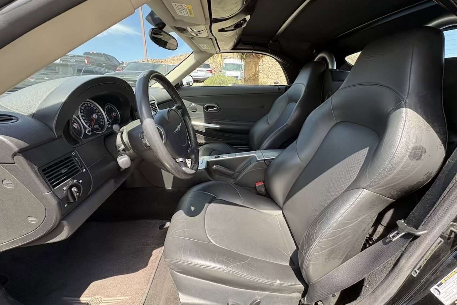 Used 2006 Chrysler Crossfire Limited RWD image 9