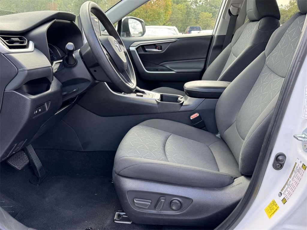 Used 2024 Toyota RAV4 XLE image 19