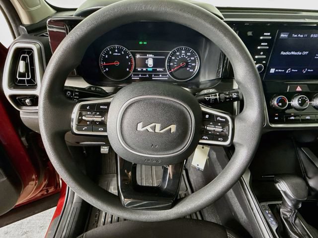 Used 2022 Kia Sorento LX FWD image 11