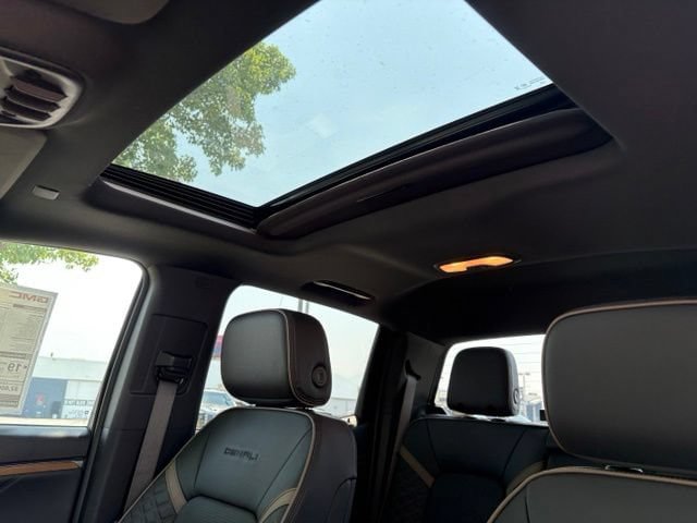 New 2026 GMC Canyon Denali AWD/4WD image 16