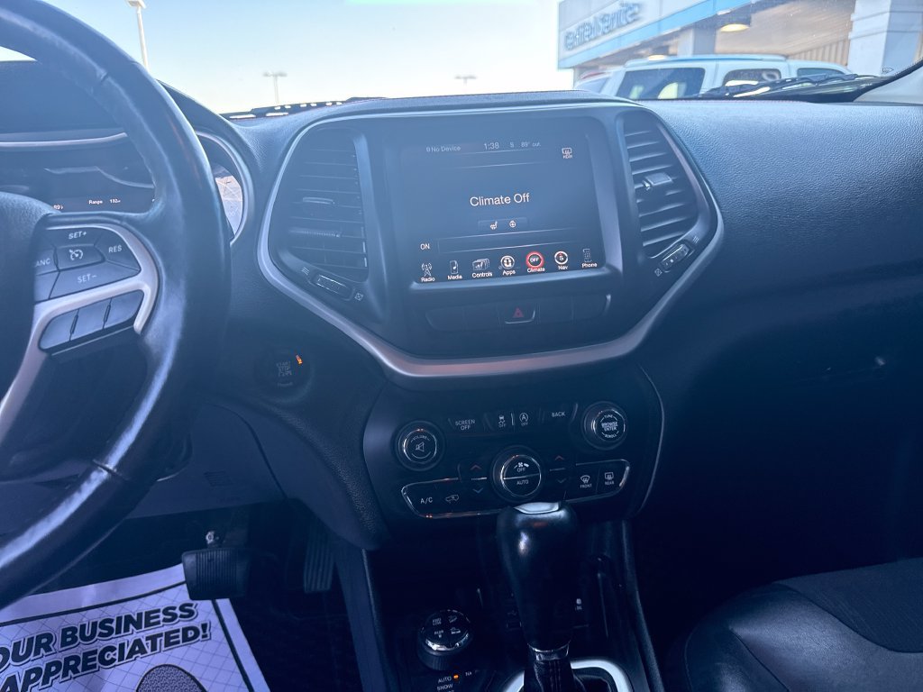 Used 2015 Jeep Cherokee Trailhawk w/ Comfort/Convenience Group AWD/4WD image 22