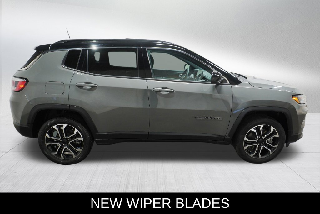 Used 2023 Jeep Compass Limited w/ Sun and Sound Group AWD/4WD image 7