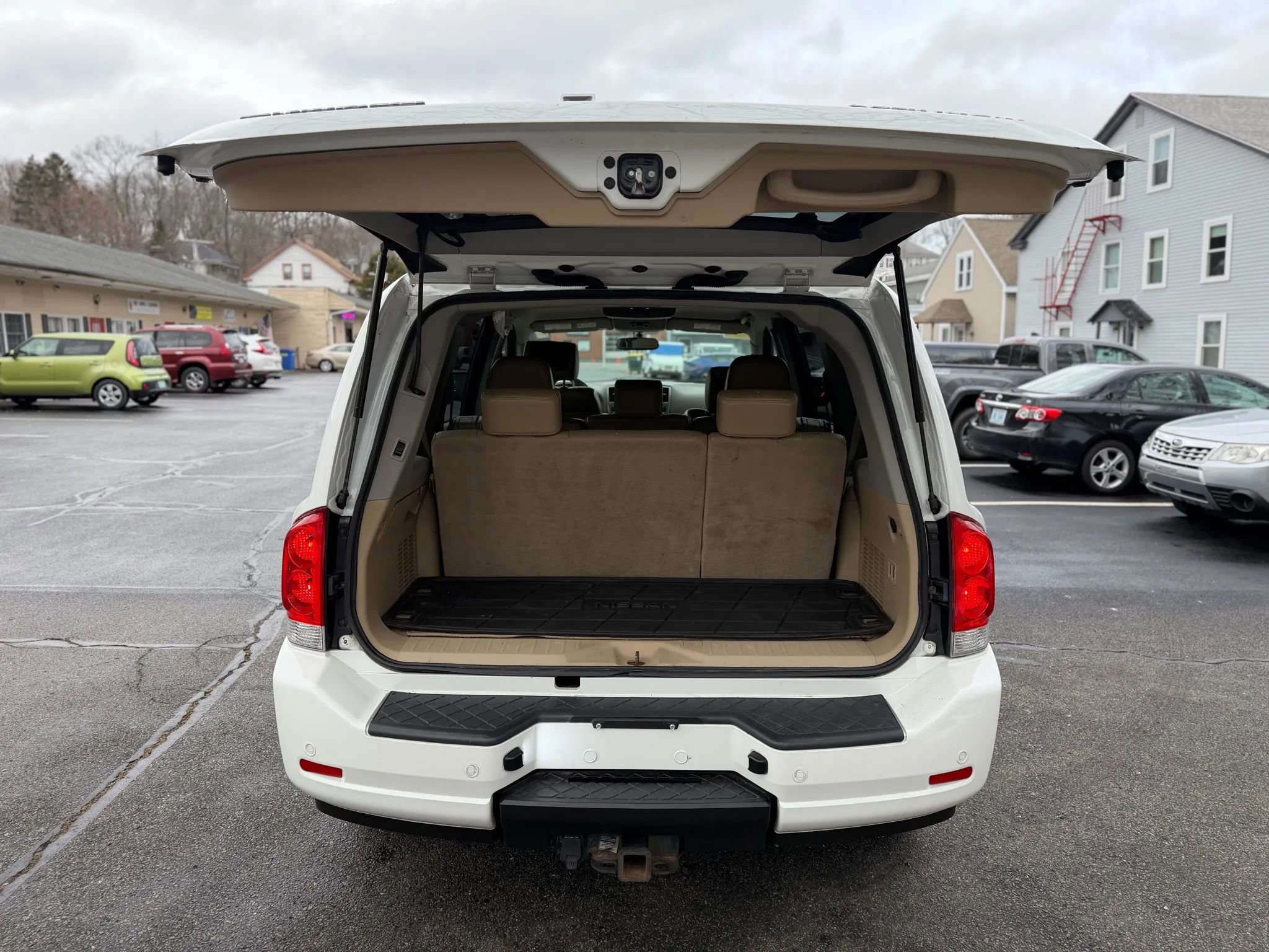 Used 2015 Nissan Armada Platinum image 42