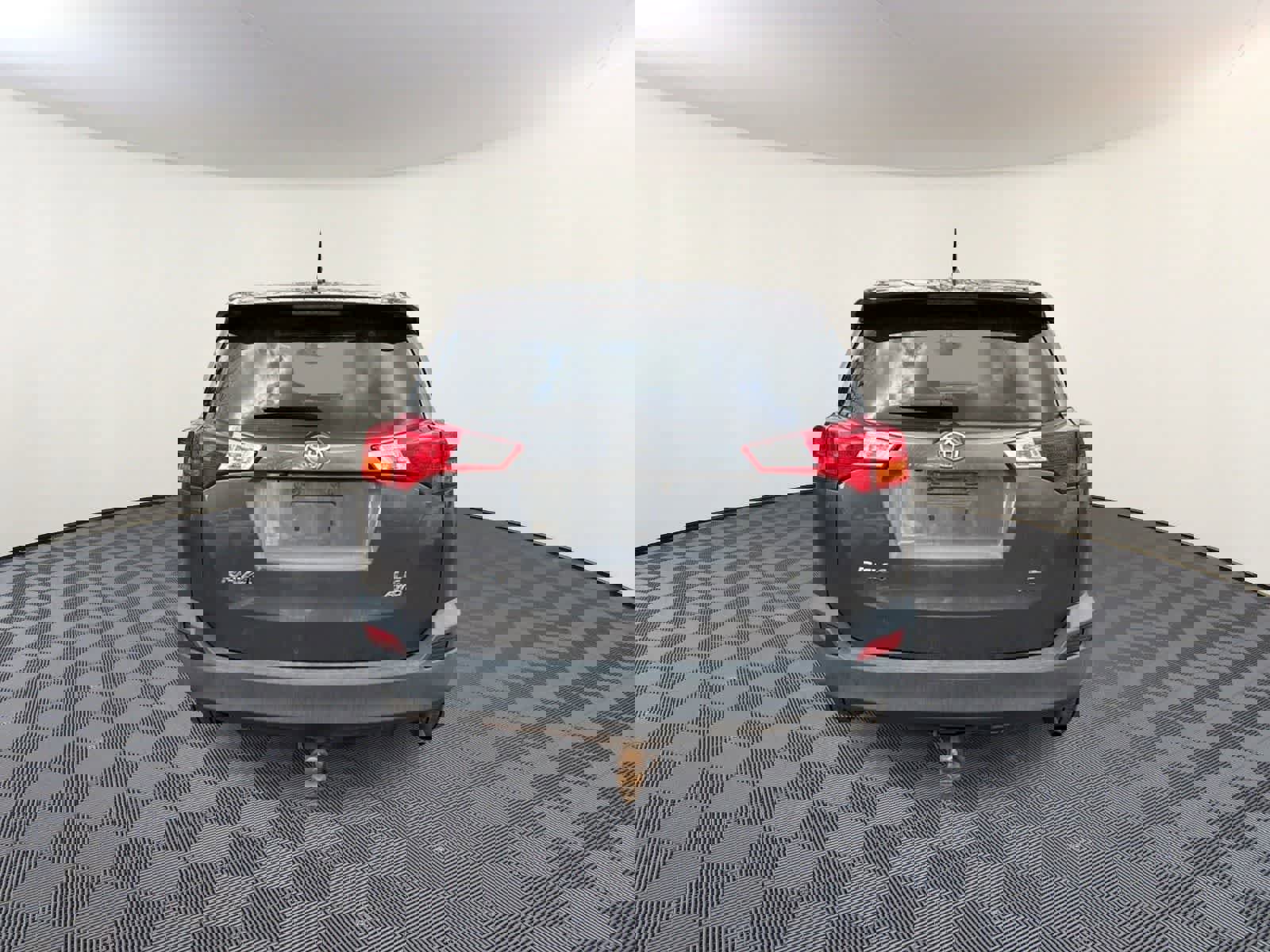 Used 2015 Toyota RAV4 LE image 7