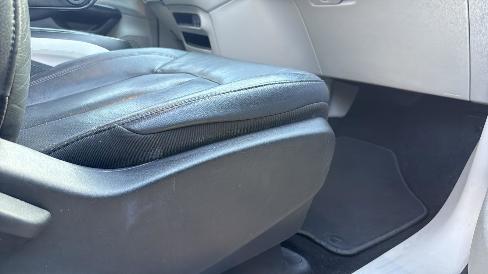 Used 2020 Chrysler Pacifica Touring-L image 25