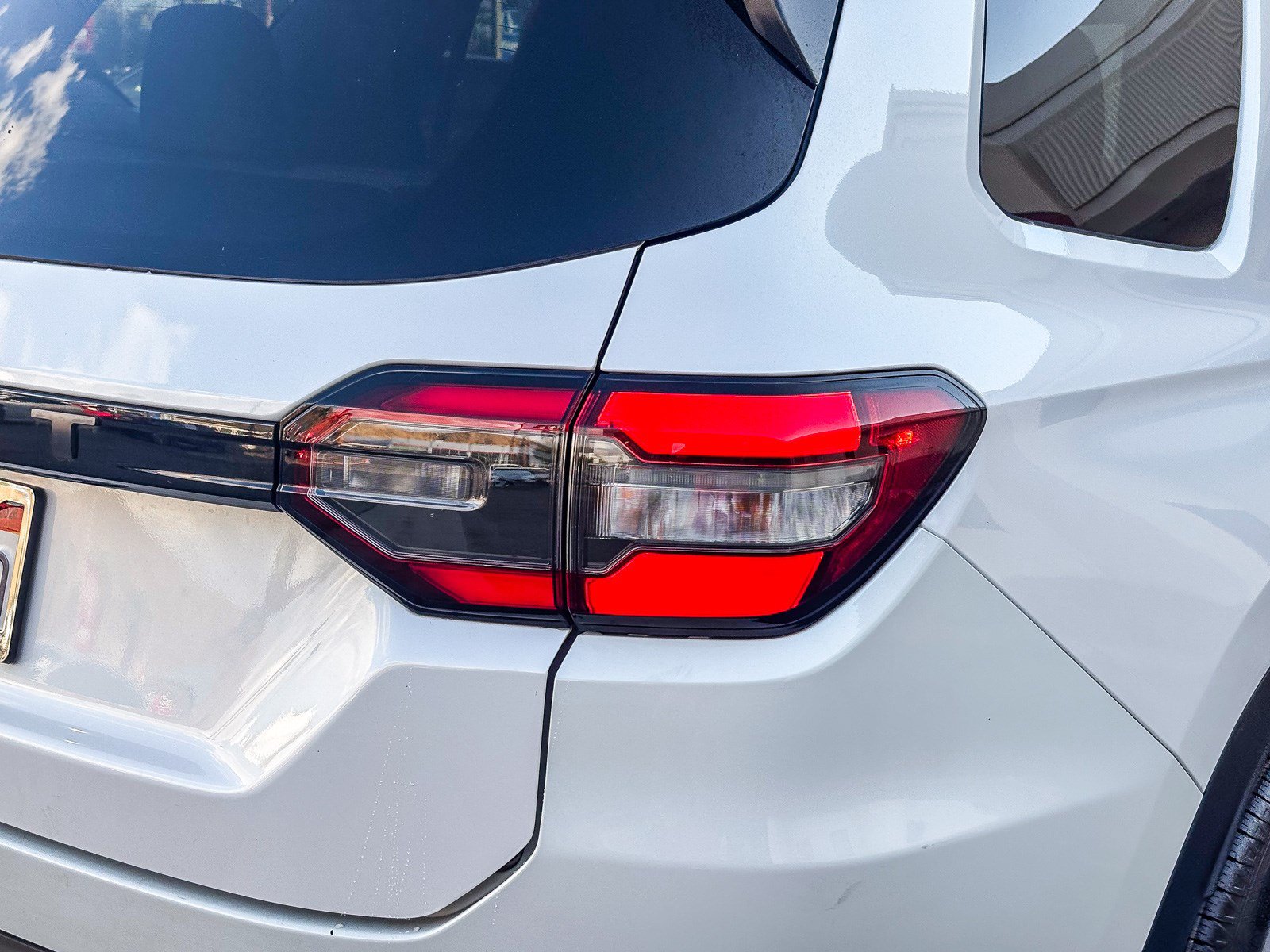 Used 2024 Honda Pilot LX image 8