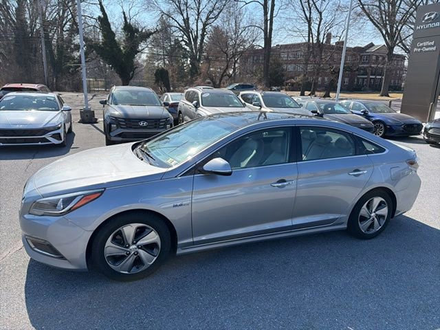 Used 2016 Hyundai Sonata Limited w/ Option Group 02 image 3