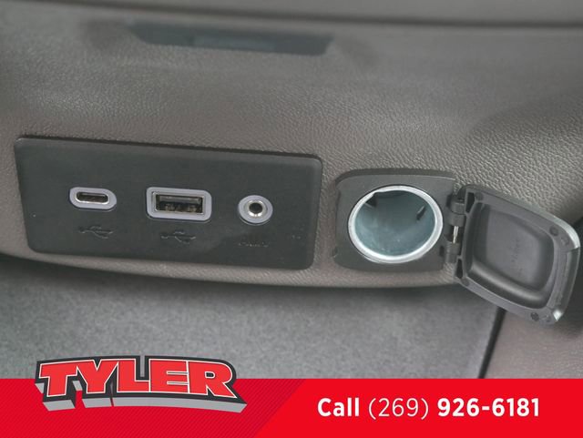 Used 2025 Chevrolet Malibu LT image 35
