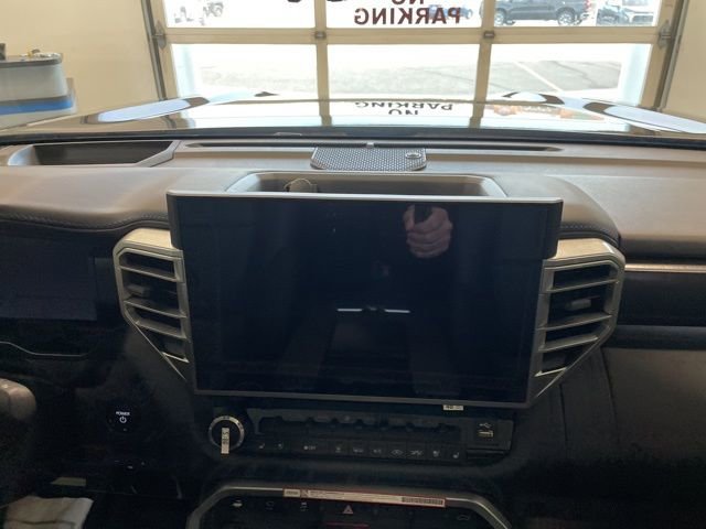 New 2025 Toyota Tundra Platinum image 34