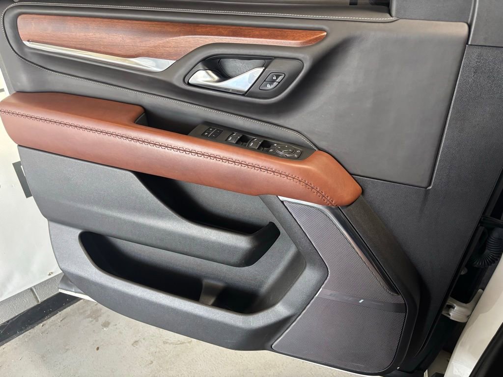 Used 2023 GMC Yukon XL Denali Ultimate image 17