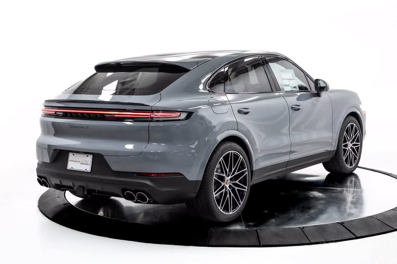 Certified 2025 Porsche Cayenne S AWD/4WD image 7