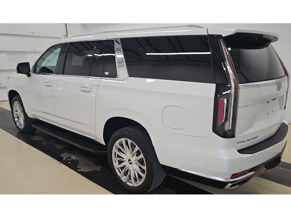 Used 2024 Cadillac Escalade ESV Premium Luxury w/ LPO, Floor Liner Package AWD/4WD image 6
