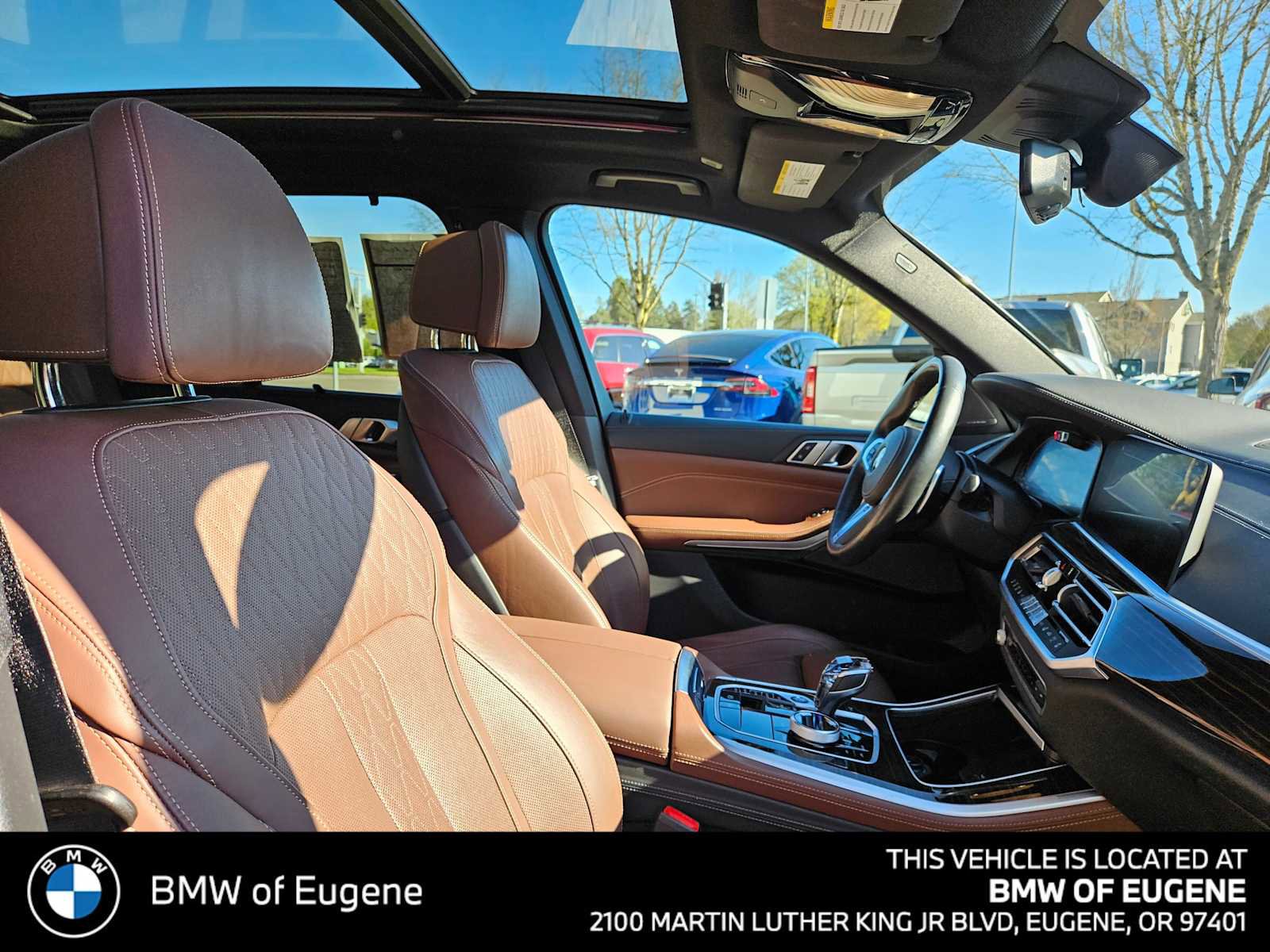 Used 2020 BMW X5 M50i image 11